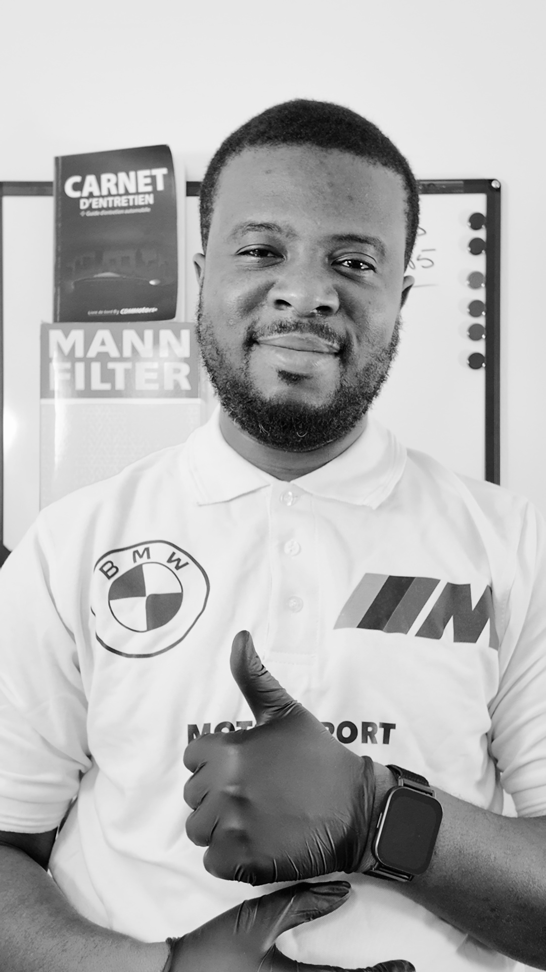 Othniel Mermoz ADOMOU dans l'atelier, polo BMW M